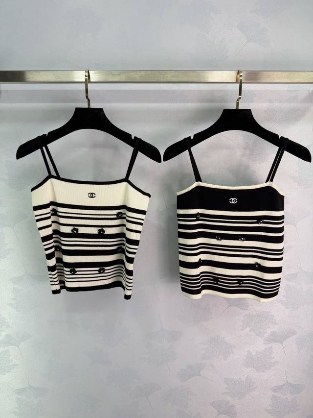 Ch*26 Early Spring New Embroidered Striped Knit Vest, black and white color bloc
