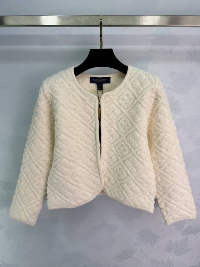 Lou*26 Early Spring Collection New Arrival: Diamond Pattern Short Jacket. Made f