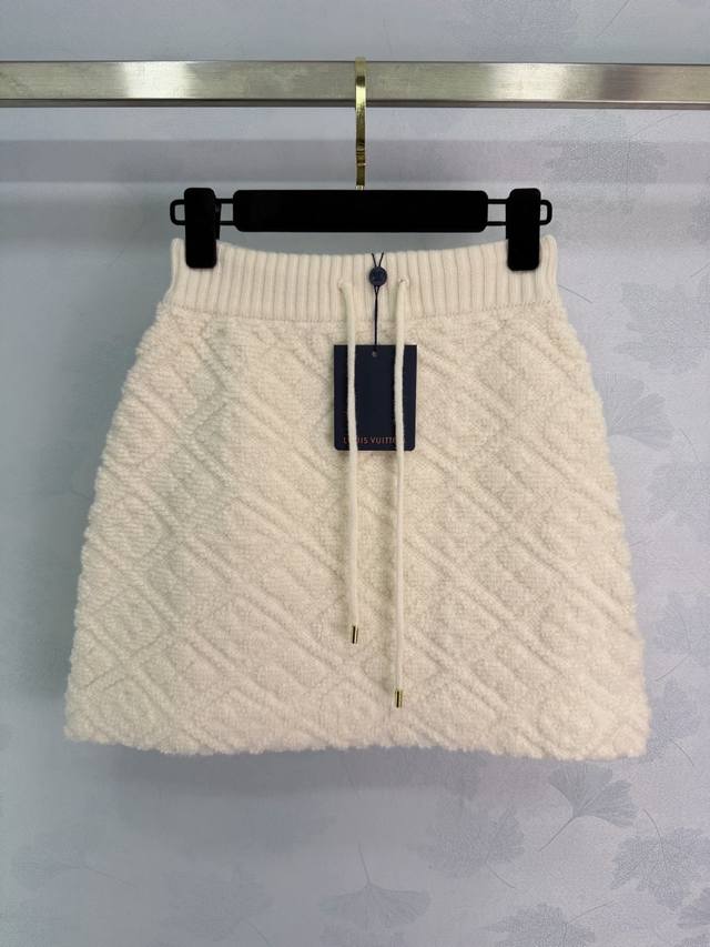 Lou*26 Early Spring New Arrival: Diamond Pattern Knit Drawstring Mini Skirt. Cre
