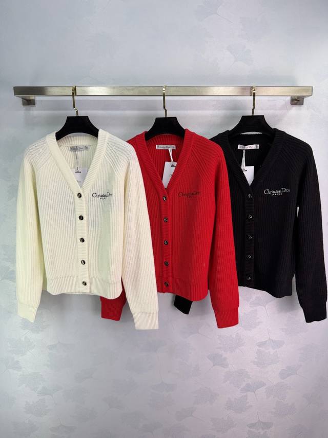 Dio*26 Early Spring New V-neck Knit Sweater, featuring a large star and logo on