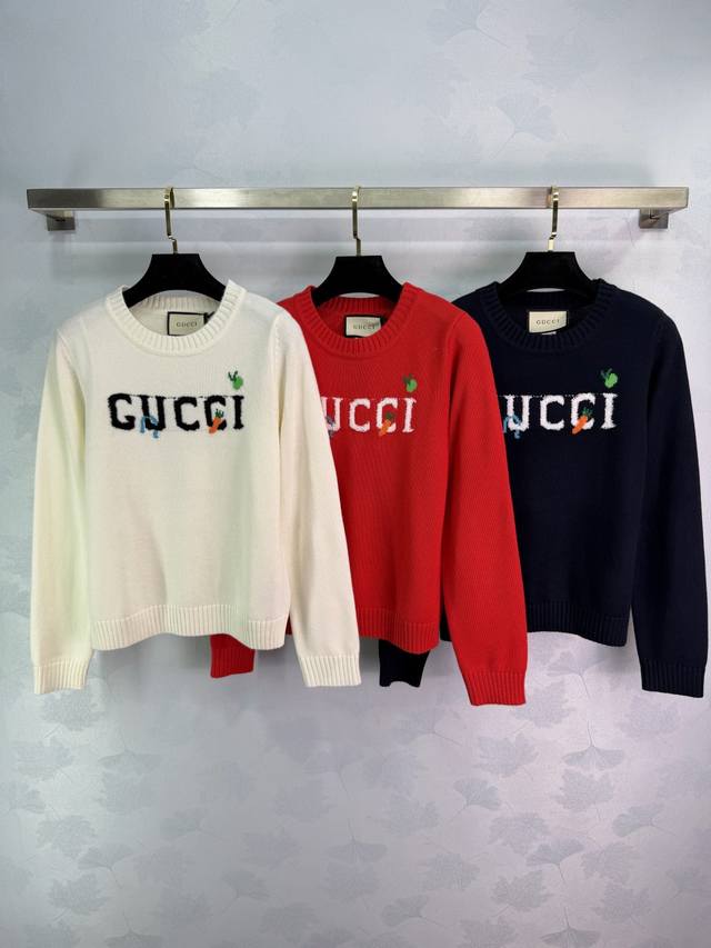 Gucc* 2026 Early Spring New Crochet Letter Crew Neck Pullover Sweater! Made of c