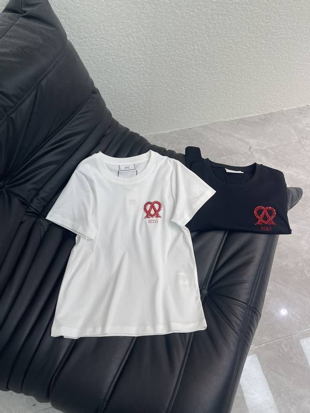 Ami* Spring /Summer 2026 New Beaded Letter Logo Short-Sleeve T-Shirt. Made of cu