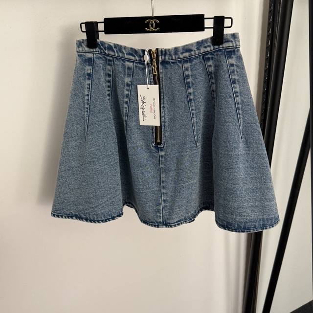 Style No. 20259298 Schiaparelli *New Metal Keyhole Zipper A-line Denim Mini Skir