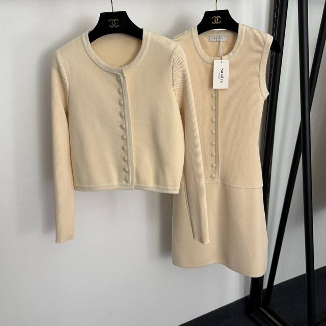 Style No. 20259283 Sandr* New Set: Single-breasted round neck long-sleeved knit