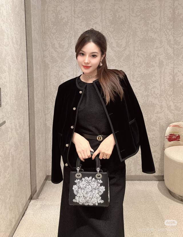 Chane*L New Arrival, Official Website Release: High-end Custom Imported Gold Vel