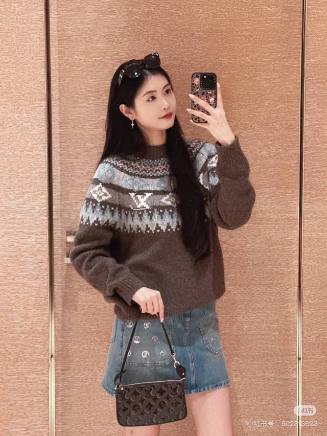 New Louis Vuitton (LV) high-end custom ski series color-blocked diamond pattern