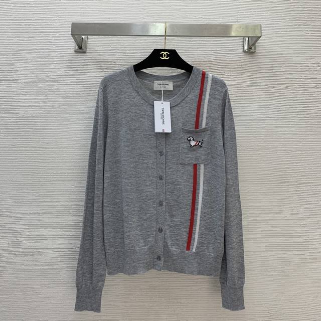 Thom Browne *New Tb. classic tri-color striped dog pocket button-down crew neck