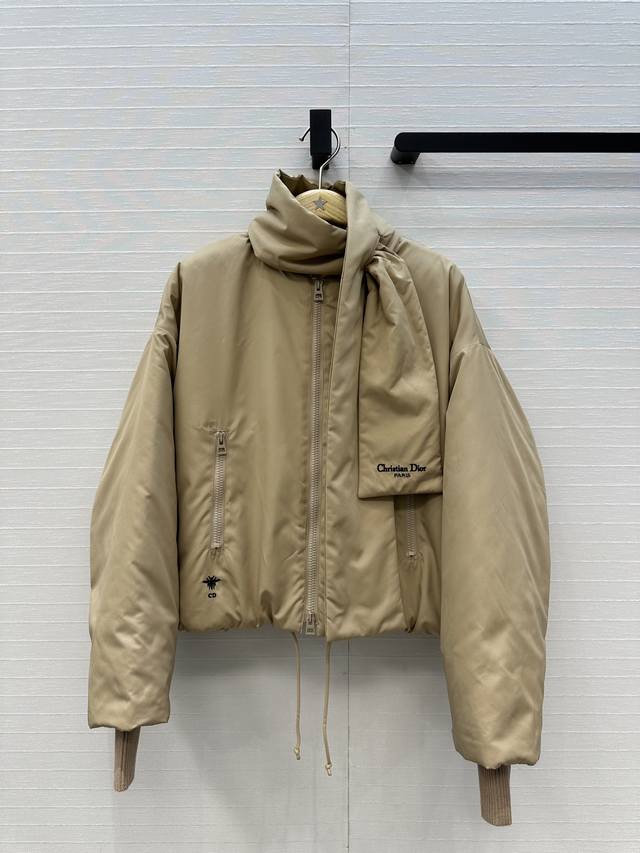 Highly recommend D*'s new quilted cotton trench coat! Comes with a detachable s