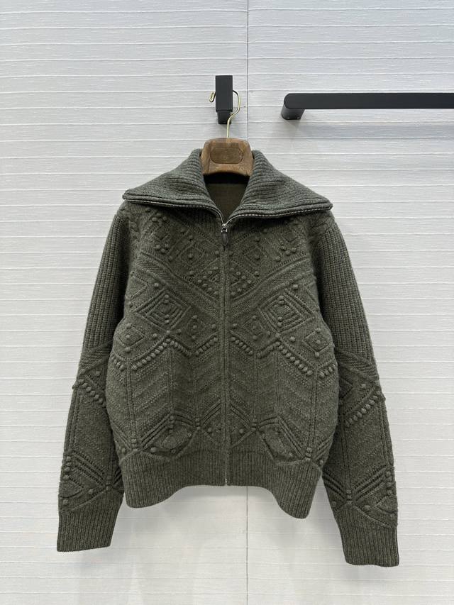 High-end quality, sophisticated Holiday series, luxurious cashmere coat with a v