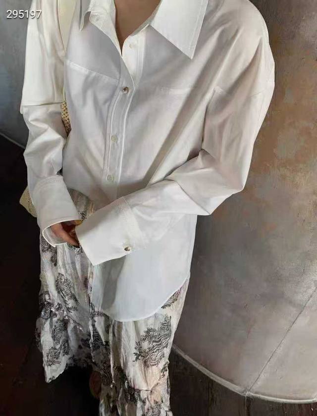 Dior New Solid Color Shirt, One Color, Three Sizes: Sml . Fabric: Wrinkle-resi