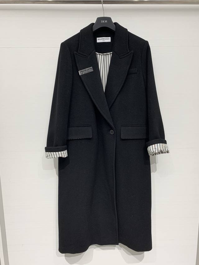 Balenciaga Fall/Winter 2025 New Black Long Suit Wool Coat. Features a classic su