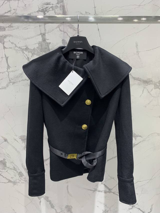 Bal's 2025 New Short Coat This short coat blends the classic and elegant style o