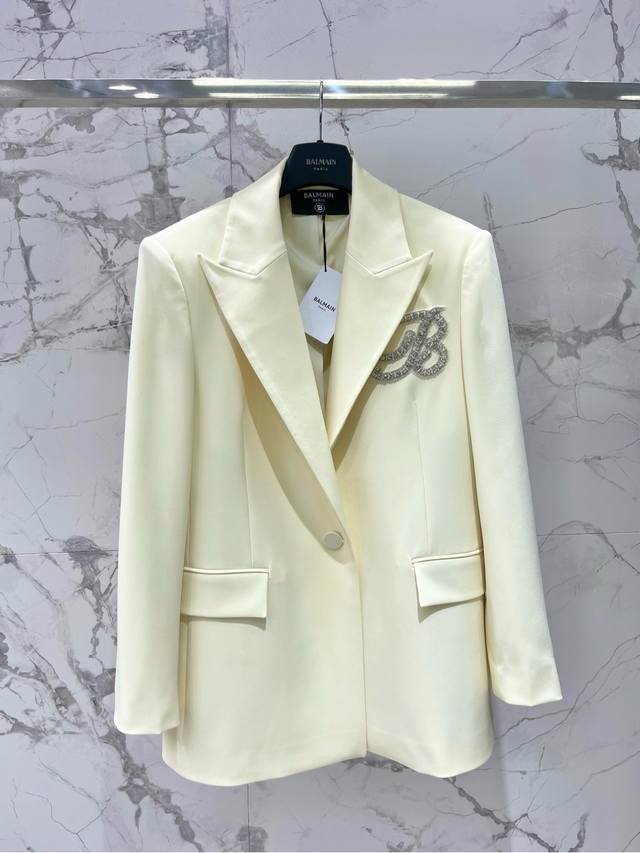 Bayer's 2026 Early Spring New Arrival: Rhinestone-Embroidered Letter "B" Casual