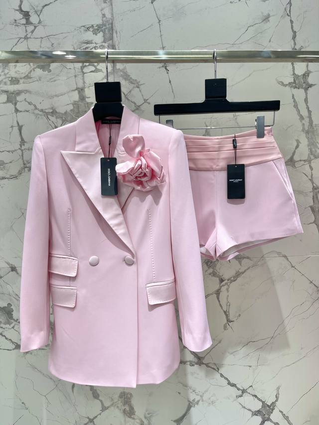 p730 & Floral Hand-Beaded Suit This suit's design is truly ingenious, perfectly