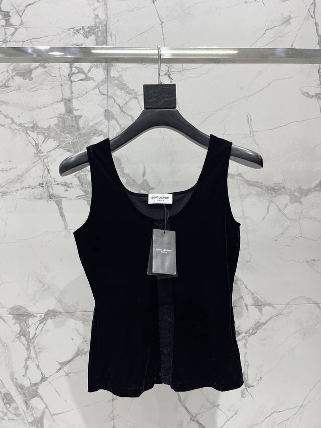 Saint Family Autumn/Winter New Velvet Vest This vest is absolutely breathtaking!