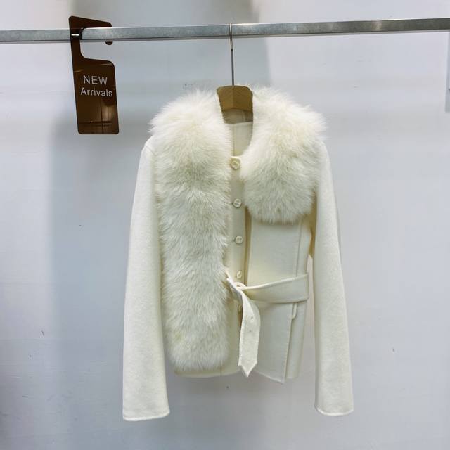 New Genuine Fox Fur Elegant and Stylish Refurbished Fur Collar Shawl Wool Coat S