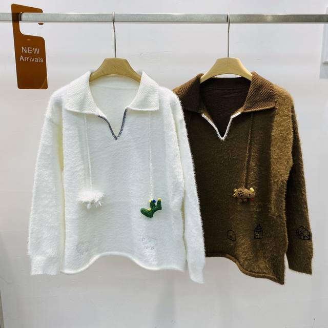 New half-open collar cashmere doll pendant design, unique knitted wool top, Sml