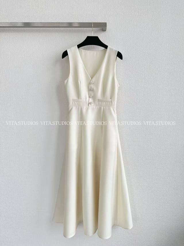 Hot Item In Stock Belted Dress Selected premium silk and wool blend fabric Wool