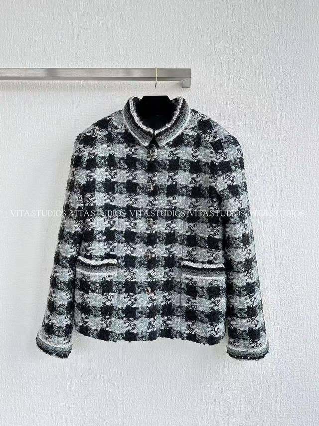 Hot Item In Stock Plaid Tweed Coat Made of wool-polyester blend fabric Wool ensu