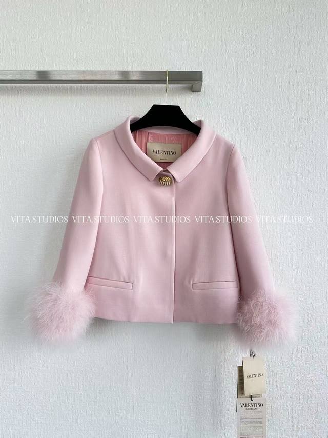 New Pre-sale Ostrich Feather Coat and Skirt Set Made from a blend of premium sil