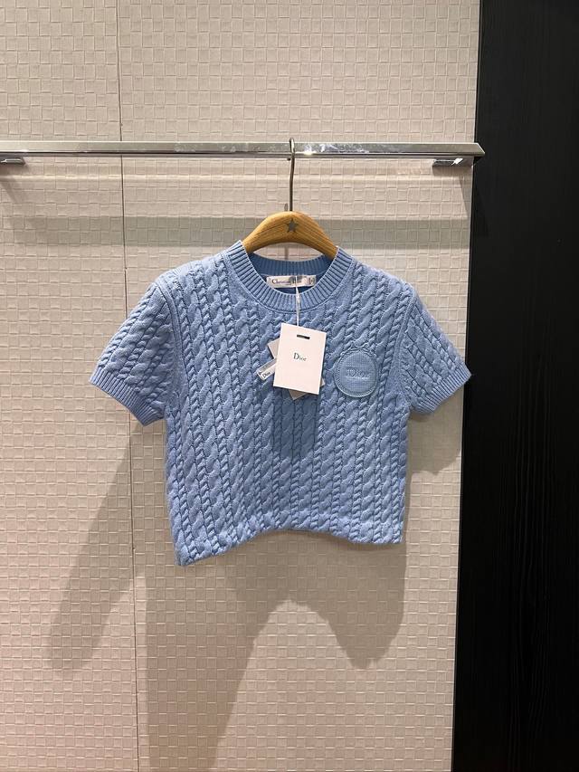 New style 26 early spring cable knit round neck short knit top with embroidered