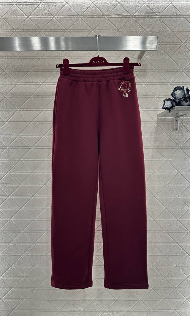 Gucc*2026 New Arrival New Year's Collared Half-Open Sweatshirt and Pants Set New
