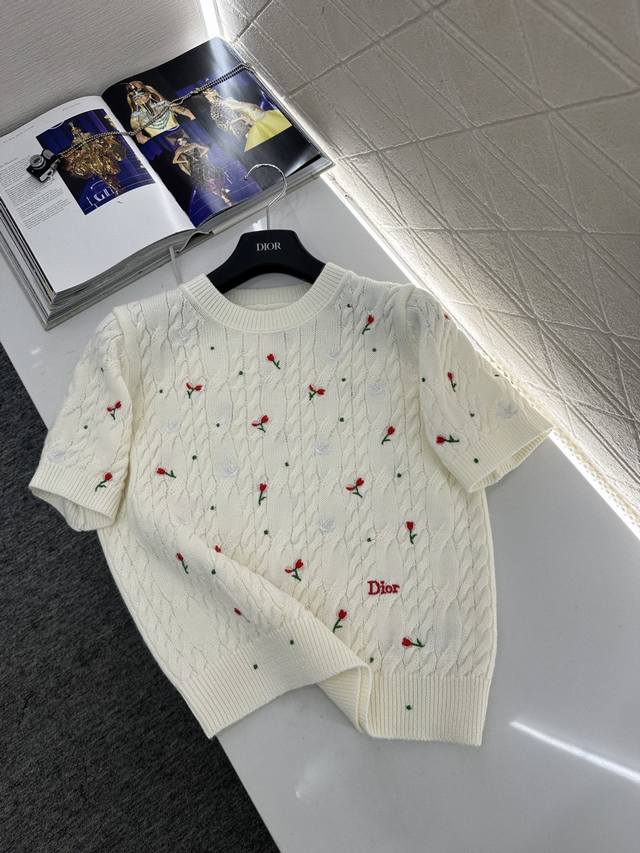 Dio*2026 New Arrival Round Neck Rose Floral Knit Short-Sleeve Top. Made with cus