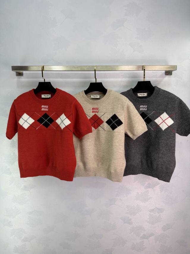 Miu*26 Early Spring New Arrival Diamond Pattern Short-Sleeve Sweater, Classic Di