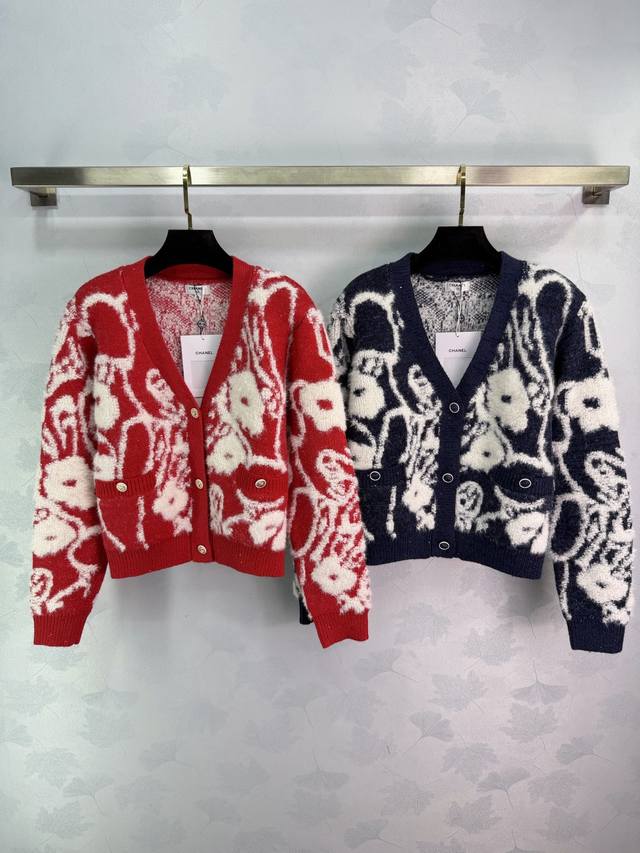 Ch*25 Autumn/Winter New Camellia Knit Cardigan, made of soft and warm wool. The