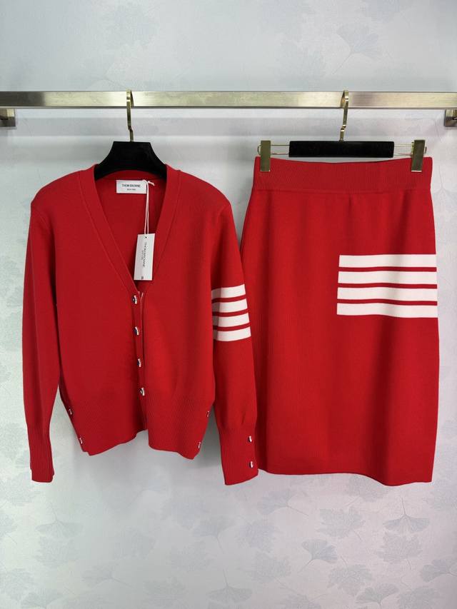 Tb*26 Early Spring New Classic Knitwear Set, includes a V-neck cardigan ( ) and