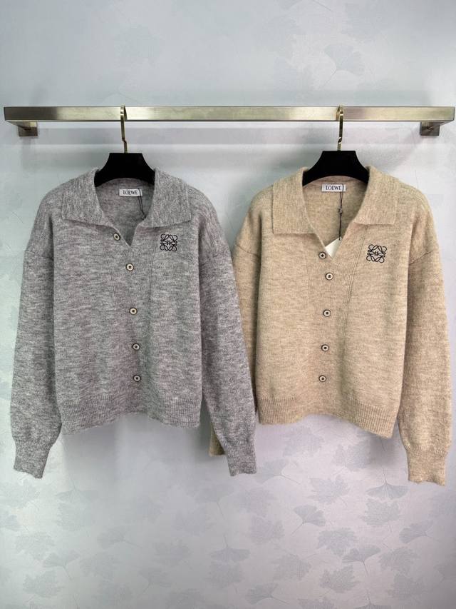 Loe*25 Autumn/Winter New Knit Top. The soft knit fabric is super comfortable. Fe