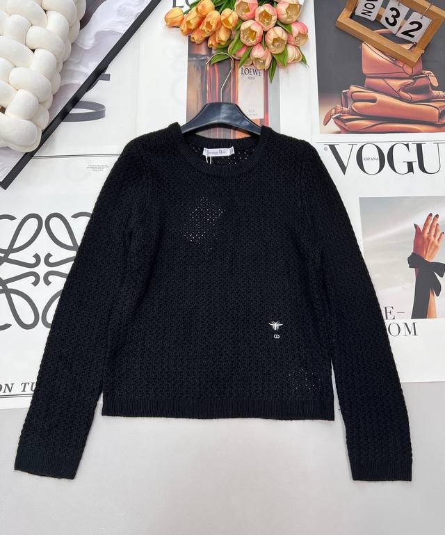 Dior Bee Embroidered Diamond Quilted Knit Top. Classic and simple design with be