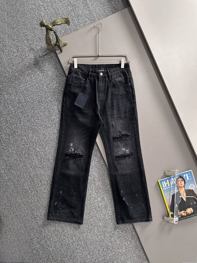 Lv2025 All-Season Loose Fit Straight Leg Jeans, a trendy and luxurious everyday