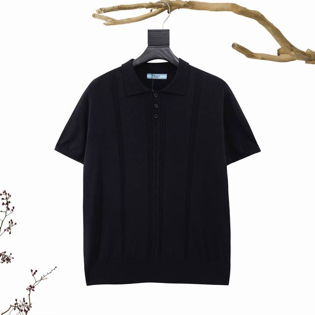 High Version Prada knitted collared sweater, crew neck, short sleeves. Features