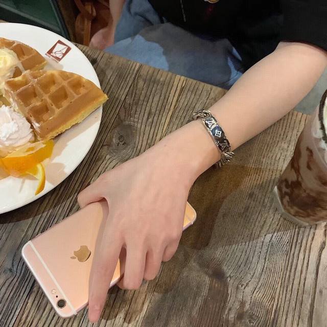 Silver and Rose Gold LV Louis Vuitton Chunky Bracelet A belated hot item, look