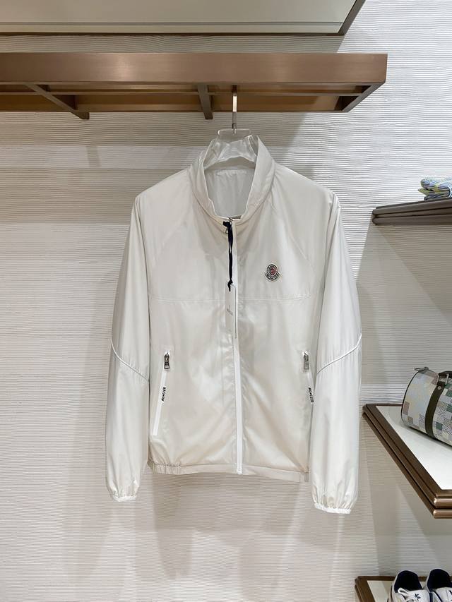 New Moncler classic logo color-block design, latest 2026 Spring/Summer jacket.