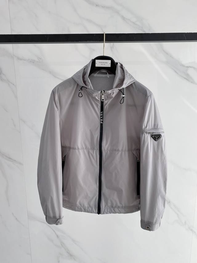 Same style as Prada official website, complete with all three tags! 2026 new me