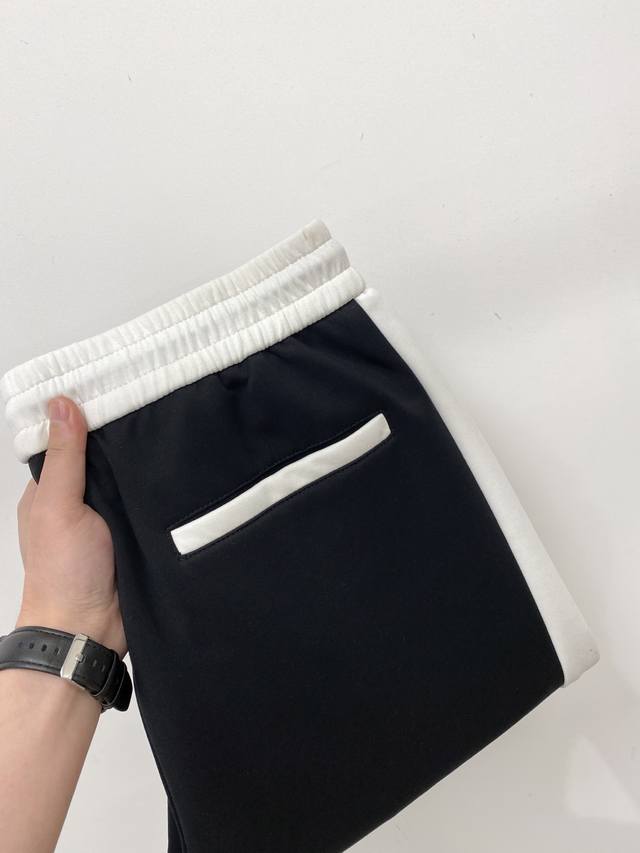 Returns and exchanges supported after the New Year! Prada, 2025 hot-selling cas