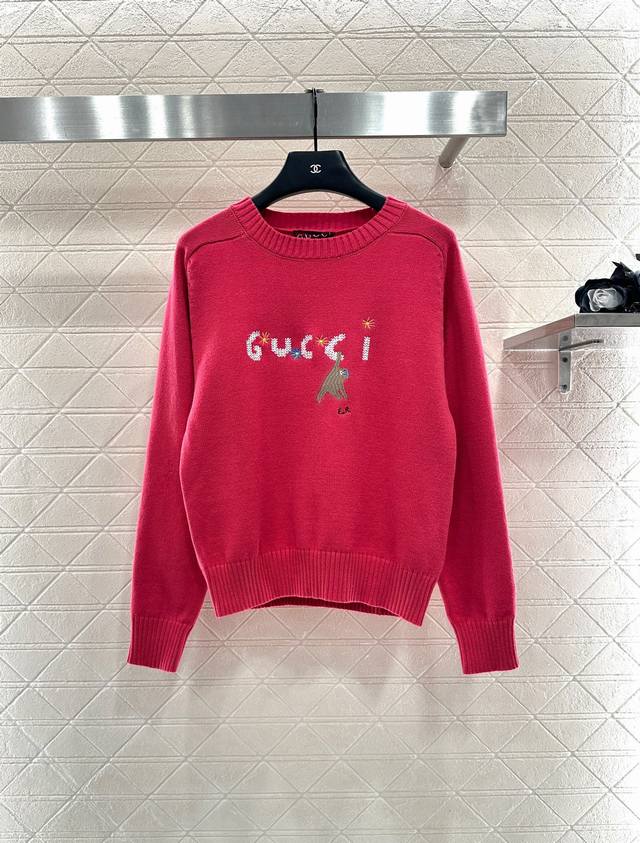 Gucc*2025 New Arrival: Embroidered Crochet Crew Neck Pullover Sweater. Made of c